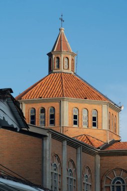 Jerico, Antioquia, Kolombiya. 3 Mart 2023, Jericho Katedrali Virgen de las Mercedes ve kubbesi..