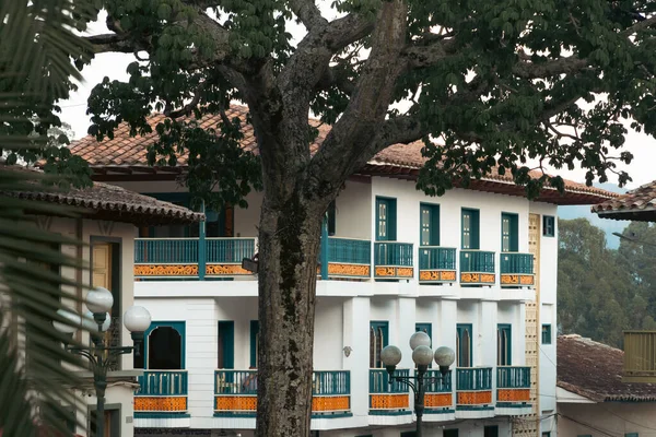 Jerico Antioquia Kolumbien März 2023 Häuserfassade Mit Kolonialarchitektur Und Balkonen — Stockfoto