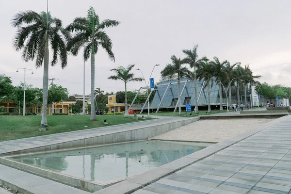 Barranquilla Atlántico Colombia Marzo 2023 Plaza Paz Con Palmeras Reflejos — Foto de Stock