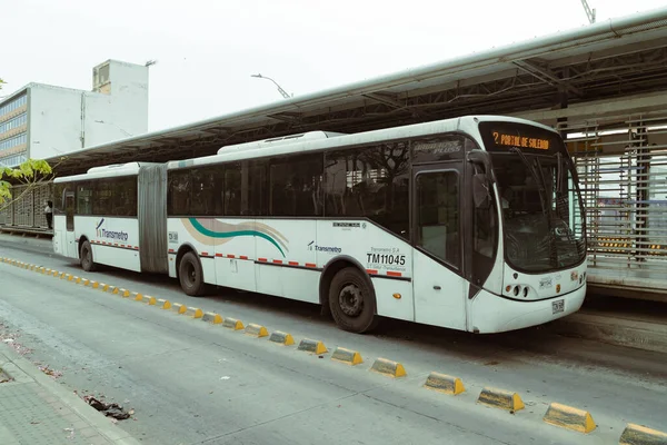 コロンビアのアトランティコにあるバランキラ 2023年 2023年 3月3日 市内交通機関へのバス乗り換え — ストック写真