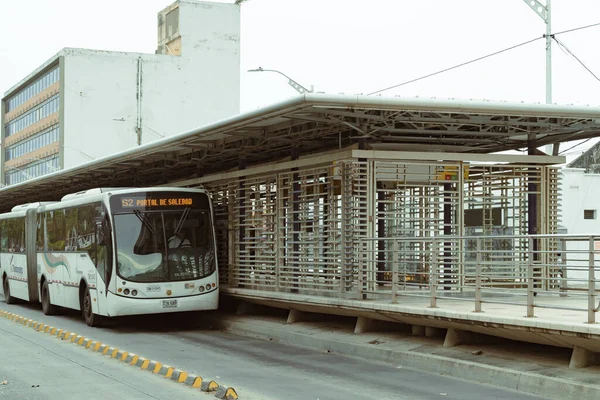 コロンビアのアトランティコにあるバランキラ 2023年 2023年 3月3日 市内交通機関へのバス乗り換え — ストック写真