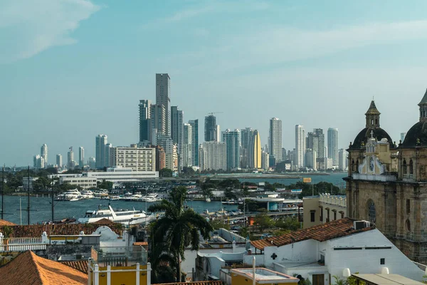 Cartagena, Bolivar, Kolombiya. 3 Mart 2023 Bocagrande 'nin deniz manzarası.