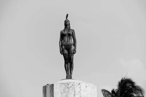 コロンビアのボリバル州カルタヘナ 2023年 2023年 3月14日インド記念碑カタリナと青空 — ストック写真