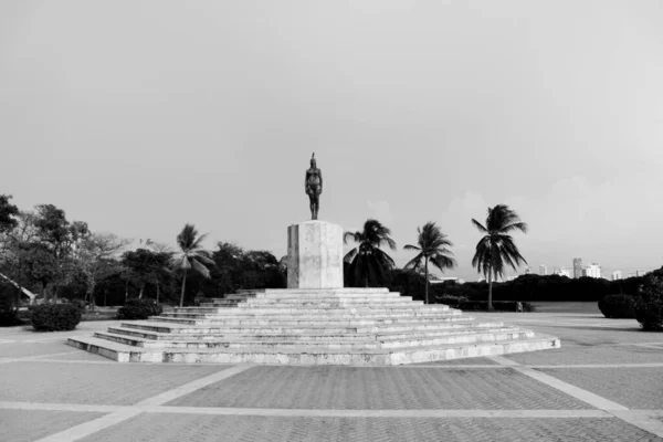 Cartagena Bolivar Kolombiya Mart 2023 Hindistan Anıtı Catalina Mavi Gökyüzü — Stok fotoğraf