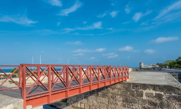 Kartagina Bolivar Kolumbia Marca 2023 Czerwony Most Muru Mieście Otoczonym — Zdjęcie stockowe