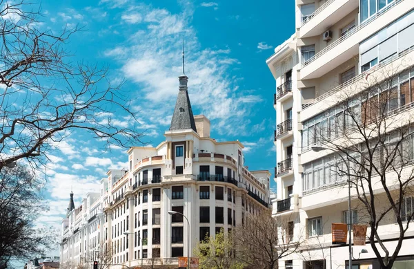 Madrid Espanha Abril 2022 Arquitetura Cidade Com Céu Azul — Fotografia de Stock