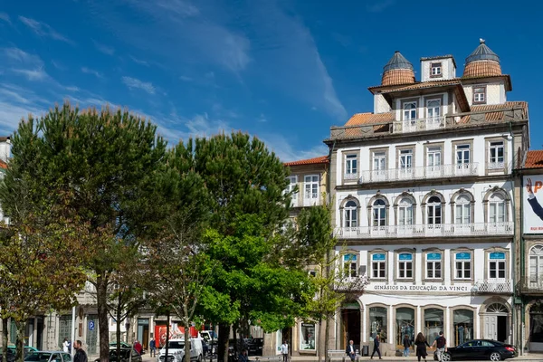 Гимарас Португалия Апреля 2022 Года Архитектура Фасад Города Guimaraes Голубым — стоковое фото