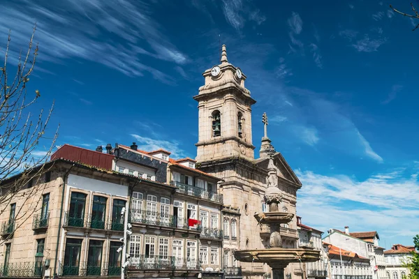 葡萄牙吉马拉伊 2022年4月14日 圣彼得大教堂的建筑和立面 — 图库照片