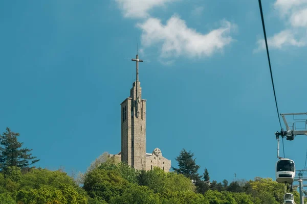 Guimaraes Portugal Abril 2022 Teleférico Guimaraes Torre Santuario Iglesia Penha — Foto de Stock