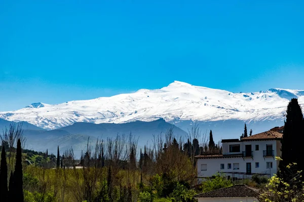 İspanya, Granada 'nın Sierra Nevada manzaralı manzarası.