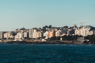 Duero Nehri 'nin ağzının Atlantik' e manzarası. Oporto, Portekiz. 