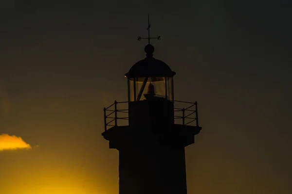Маяк Фелгейрас Силуэте Красивым Красочным Закатным Небом Порту Португалия — стоковое фото