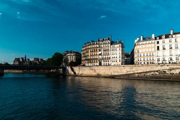 Paryż Francja Kwietnia 2022 Architektura Miasta Domami Widokiem Sekwanę — Zdjęcie stockowe