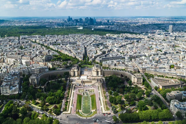 stock image Paris, France. April 25, 2022: Chaillot Palace and its gardens. panoramic view.