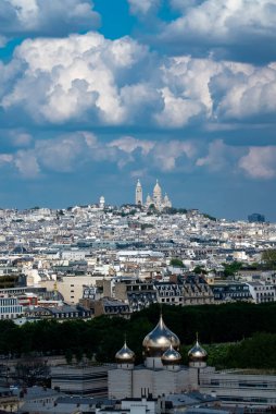 Eyfel Kulesi 'nden panoramik Paris ve Seine Nehri manzarası. Paris, Fransa. 