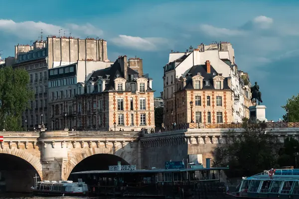 フランスのパリの歴史的建築 — ストック写真