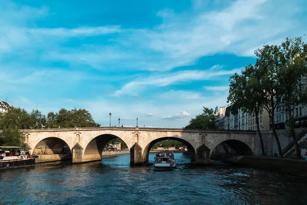 Történelmi Híd Szajna Felett Párizsban Franciaországban — Stock Fotó