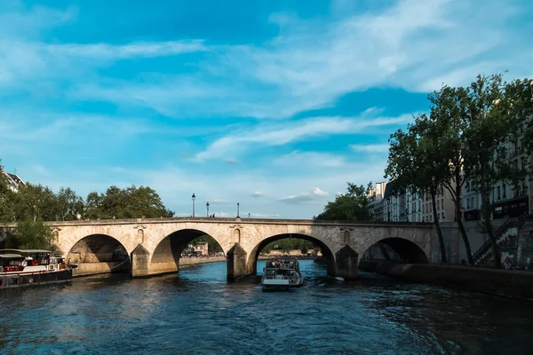 Paris Fransa Nisan 2022 Marie Köprüsü Mavi Gökyüzü — Stok fotoğraf
