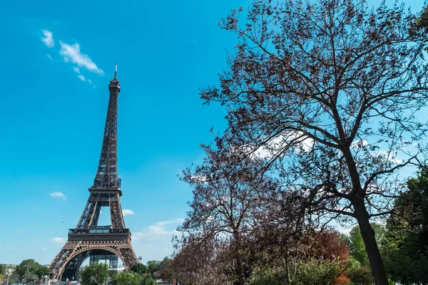Paryż Francja Kwietnia 2022 Krajobraz Widokiem Wieżę Eiffla Piękne Błękitne — Zdjęcie stockowe