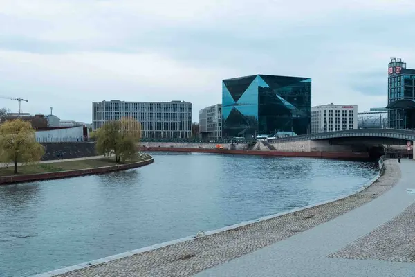 ベルリン 2022年4月20日 スプレー川博物館の眺め — ストック写真