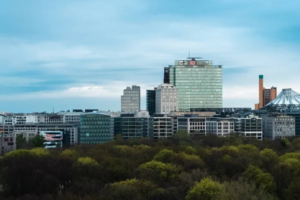 Βερολίνο Γερμανία Απριλίου 2022 Tiergarten Σύγχρονη Πόλη Και Sony Κεντρική — Φωτογραφία Αρχείου