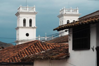 Giron, Santander, Kolombiya. 20 Şubat 2023: Küçük Bazilika Sığınak Mucizeler Lordu.