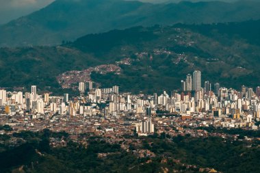 Santander, Kolombiya 'daki Bucaramanga şehrinin panoramik manzarası.
