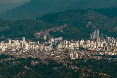 Santander, Kolombiya 'daki Bucaramanga şehrinin panoramik manzarası.