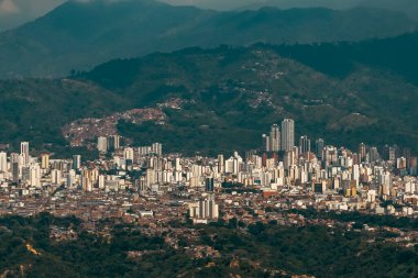 Santander, Kolombiya 'daki Bucaramanga şehrinin panoramik manzarası.