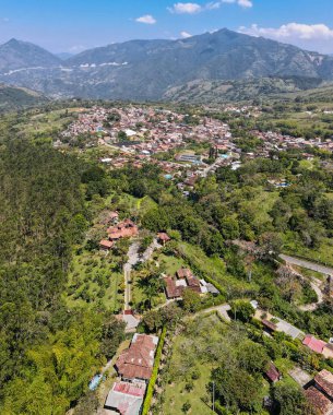 Antioquia, Kolombiya 'daki Venedik manzaralı panoramik manzara.
