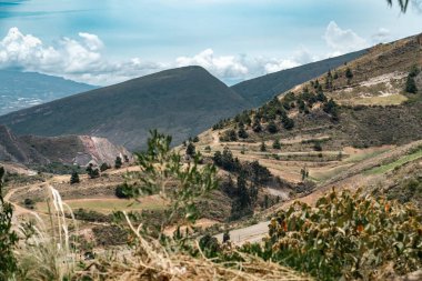 Villa de Leyva, Boyaca, Kolombiya 'ya giden çöl manzarası yolu..