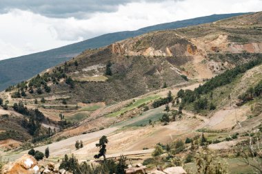 Villa de Leyva, Boyaca, Kolombiya 'ya giden çöl manzarası yolu..