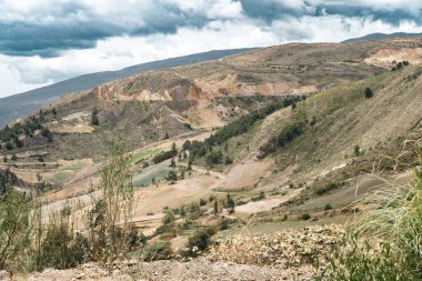 Villa de Leyva, Boyaca, Kolombiya 'ya giden çöl manzarası yolu..