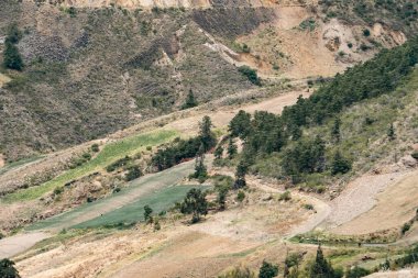 Villa de Leyva, Boyaca, Kolombiya 'ya giden çöl manzarası yolu..