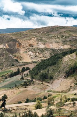 Villa de Leyva, Boyaca, Kolombiya 'ya giden çöl manzarası yolu..