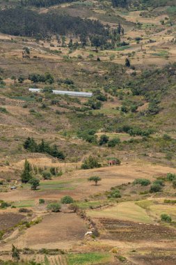 Villa de Leyva, Boyaca, Kolombiya 'ya giden çöl manzarası yolu..
