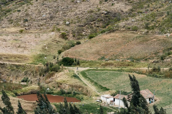 Villa de Leyva, Boyaca, Kolombiya 'ya giden çöl manzarası yolu..