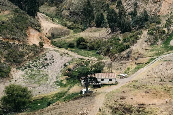 Villa de Leyva, Boyaca, Kolombiya 'ya giden çöl manzarası yolu..