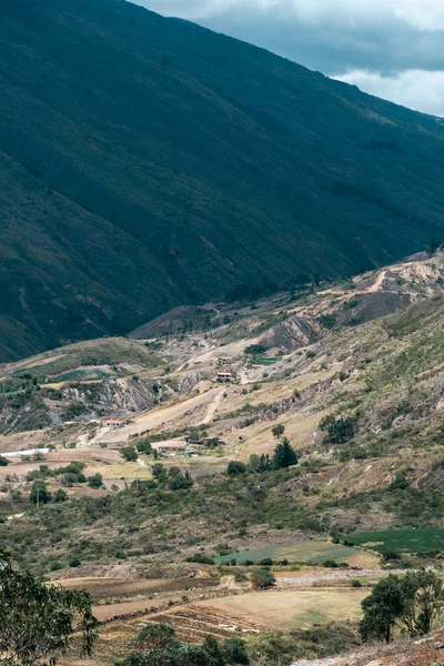 Villa de Leyva, Boyaca, Kolombiya 'ya giden çöl manzarası yolu..