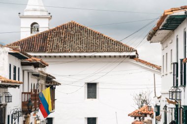Villa de Leyva, Kolombiya. 20 Ağustos 2023: Kilise ve sömürge mimarisi.