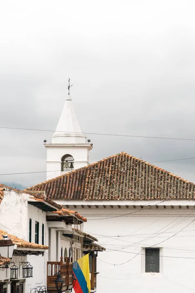 Villa de Leyva, Kolombiya. 20 Ağustos 2023: Kilise ve sömürge mimarisi.