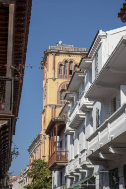 Cartagena, Atlntico Kolombiya 'daki saat kulesinin yakınında.