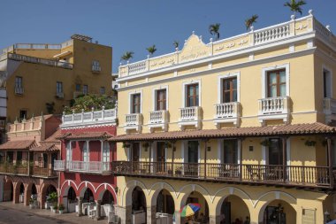 Cartagena, Atlntico Kolombiya 'daki saat kulesinin yakınında.
