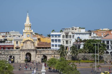 Cartagena, Atlntico Kolombiya 'daki saat kulesinin yakınında.