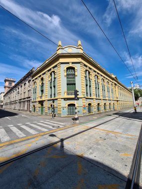 Medellin, Antioquia, Kolombiya. 18 Temmuz 2020: San Ignacio 'daki Antioquia Üniversitesi' nde Parainfo.