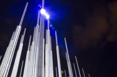Medellin, Antioquia, Kolombiya. 15 Şubat 2013: Cisneros Meydanı. 