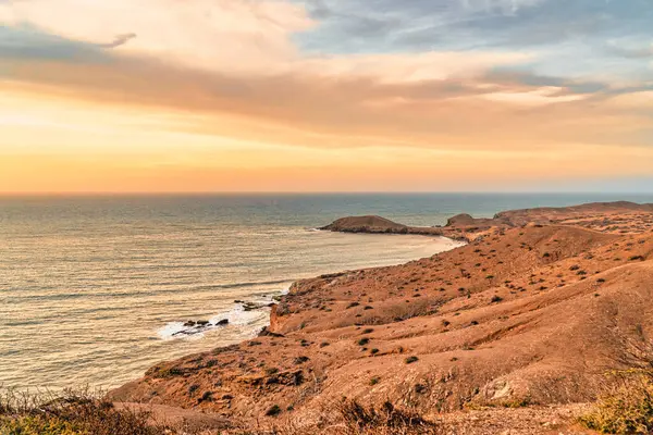 Cabo de la Vela plajında gün batımı, Guajira, Kolombiya.