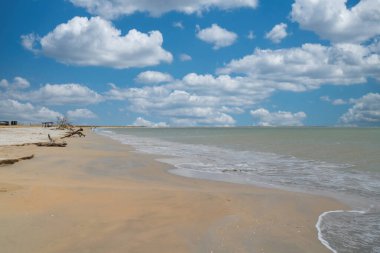 Okyanus manzaralı ve mavi gökyüzü Cabo de Vela, Guajira, Kolombiya 'da..