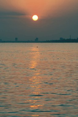 Calao Sahili, Kolombiya 'da güzel gün batımı manzarası.
