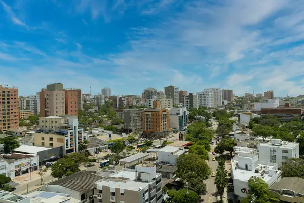 Barranquilla, Atlantico, Kolombiya. 12 Haziran 2019: Güzel güneşli bir günün güzel manzarası